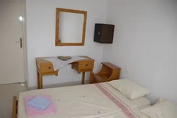 Palm Sea Beach Hotel Apartments 라르나카