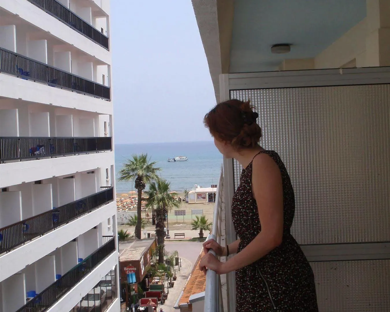 Palm Sea Beach Hotel Apartments 라르나카