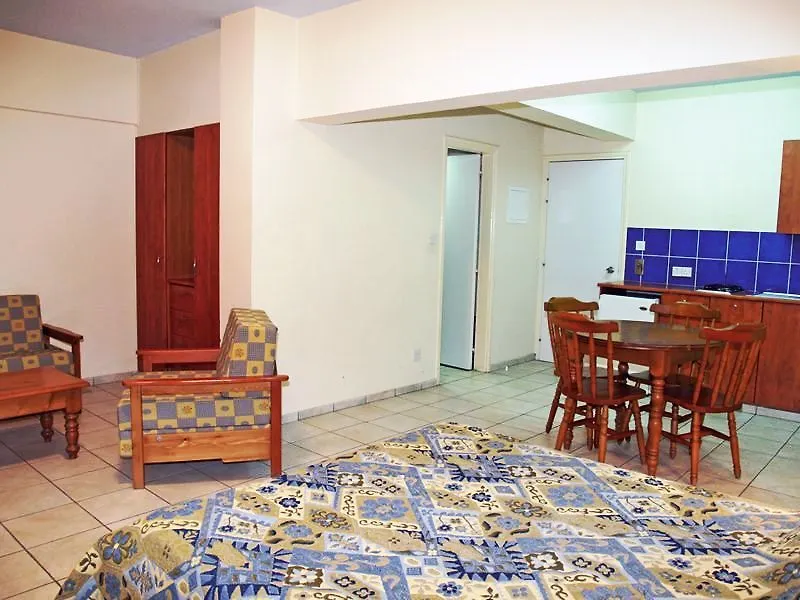 Palm Sea Beach Hotel Apartments 라르나카 키프로스